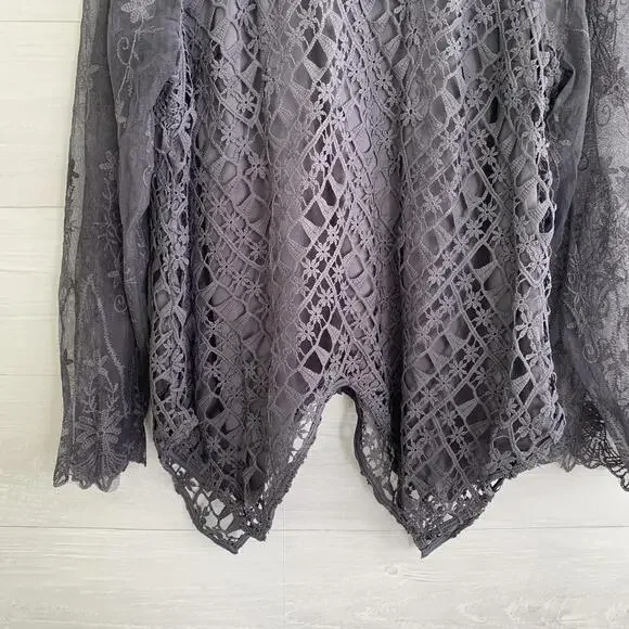 Black Lace Long-Sleeve Blouse - Picture 3 of 7